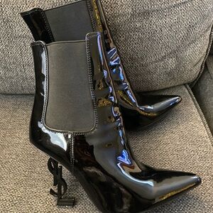 Fashion Black Patent Leather Ankle Boots size 37